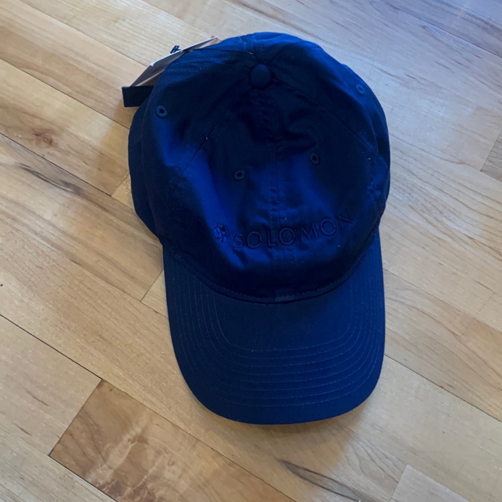 Nike golf hat NWT Solomon